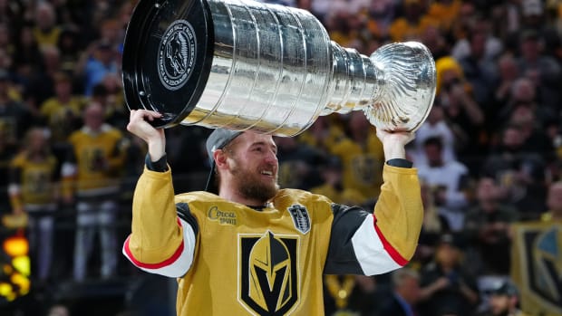 Vegas Golden Knights verlengen Adin Hill en Ivan Barbashev